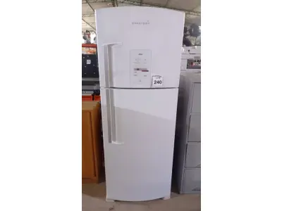 LOTE 240 - 01 GELADEIRA FROST FREE 429L MARCA BRASTEMP ATIVE 220V. (NO ESTADO) ATENÇÃO! FAZER A VISITAÇÃO ANTES DE ARREMATAR, NÃO SABEMOS SE FUNCIONA, LEILÃO NÃO TEM GARANTIA E NEM DEVOLUÇÃO, SUJEITO A POSSÍVEIS AVARIAS VISÍVEIS/OCULTAS E/OU AUSÊNCIA DE COMPONENTES.