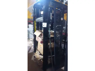 LOTE 421 - 01 RACK SERVIDOR DESMONTADO MARCA DELL E GRANDE QUANTIDADE DE TECLADO. (NO ESTADO) ATENÇÃO! FAZER A VISITAÇÃO ANTES DE ARREMATAR, NÃO SABEMOS SE FUNCIONA, LEILÃO NÃO TEM GARANTIA E NEM DEVOLUÇÃO, SUJEITO A POSSÍVEIS AVARIAS VISÍVEIS/OCULTAS E/OU AUSÊNCIA DE COMPONENTES.