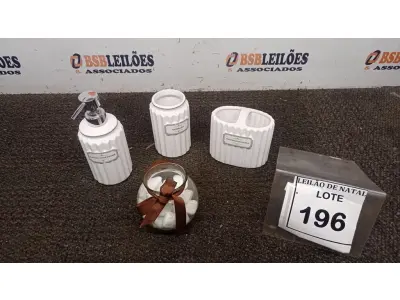 LOTE 196 - 01 CONJUNTO DE UTENSÍLIOS PARA BANHEIRO. (NO ESTADO) ATENÇÃO! FAZER A VISITAÇÃO ANTES DE ARREMATAR, NÃO SABEMOS SE FUNCIONA, LEILÃO NÃO TEM GARANTIA E NEM DEVOLUÇÃO, SUJEITO A POSSÍVEIS AVARIAS VISÍVEIS/OCULTAS E/OU AUSÊNCIA DE COMPONENTES.