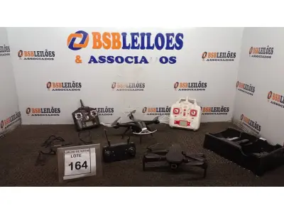 LOTE 164 - 02 DRONES. (NO ESTADO) ATENÇÃO! FAZER A VISITAÇÃO ANTES DE ARREMATAR, NÃO SABEMOS SE FUNCIONA, LEILÃO NÃO TEM GARANTIA E NEM DEVOLUÇÃO, SUJEITO A POSSÍVEIS AVARIAS VISÍVEIS/OCULTAS E/OU AUSÊNCIA DE COMPONENTES.