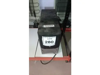 LOTE 280 - 01 NOBREAK MARCA SMS. (NO ESTADO) ATENÇÃO! FAZER A VISITAÇÃO ANTES DE ARREMATAR, NÃO SABEMOS SE FUNCIONA, LEILÃO NÃO TEM GARANTIA E NEM DEVOLUÇÃO, SUJEITO A POSSÍVEIS AVARIAS VISÍVEIS/OCULTAS E/OU AUSÊNCIA DE COMPONENTES.