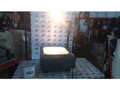 LOTE 292 - 01 RETROPROJETOR. (NO ESTADO) ATENÇÃO! FAZER A VISITAÇÃO ANTES DE ARREMATAR, NÃO SABEMOS SE FUNCIONA, LEILÃO NÃO TEM GARANTIA E NEM DEVOLUÇÃO, SUJEITO A POSSÍVEIS AVARIAS VISÍVEIS/OCULTAS E/OU AUSÊNCIA DE COMPONENTES.