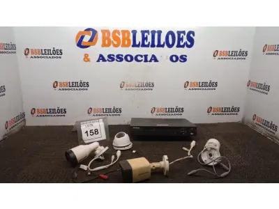 LOTE 158 - 01 DVR MARCA INTELBRAS MODELO VD 3016 E 04 CÂMERAS DE MONITORAMENTO. (NO ESTADO) ATENÇÃO! FAZER A VISITAÇÃO ANTES DE ARREMATAR, NÃO SABEMOS SE FUNCIONA, LEILÃO NÃO TEM GARANTIA E NEM DEVOLUÇÃO, SUJEITO A POSSÍVEIS AVARIAS VISÍVEIS/OCULTAS E/OU AUSÊNCIA DE COMPONENTES.