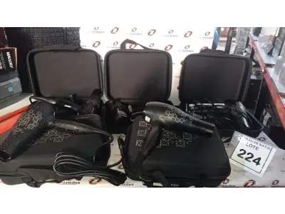 LOTE 224 - 05 SECADORES DE CABELO COM MALETA SENDO 127V MARCA MALLORY. (NO ESTADO) ATENÇÃO! FAZER A VISITAÇÃO ANTES DE ARREMATAR, NÃO SABEMOS SE FUNCIONA, LEILÃO NÃO TEM GARANTIA E NEM DEVOLUÇÃO, SUJEITO A POSSÍVEIS AVARIAS VISÍVEIS/OCULTAS E/OU AUSÊNCIA DE COMPONENTES.