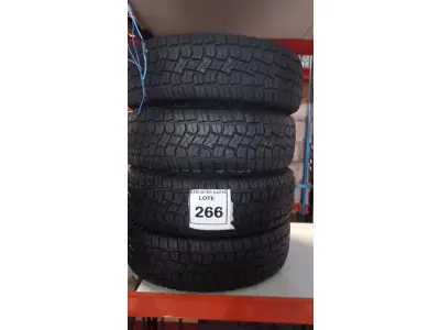 LOTE 266 - 04 PNEUS REMOLD MEDIDA 175/70 R14. (NO ESTADO) ATENÇÃO! FAZER A VISITAÇÃO ANTES DE ARREMATAR, NÃO SABEMOS SE FUNCIONA, LEILÃO NÃO TEM GARANTIA E NEM DEVOLUÇÃO, SUJEITO A POSSÍVEIS AVARIAS VISÍVEIS/OCULTAS E/OU AUSÊNCIA DE COMPONENTES.