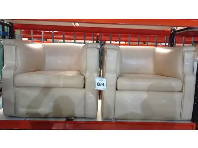 LOTE 084 - 02 POLTRONAS EM COURO SINTÉTICO. (NO ESTADO) ATENÇÃO! FAZER A VISITAÇÃO ANTES DE ARREMATAR, NÃO SABEMOS SE FUNCIONA, LEILÃO NÃO TEM GARANTIA E NEM DEVOLUÇÃO, SUJEITO A POSSÍVEIS AVARIAS VISÍVEIS/OCULTAS E/OU AUSÊNCIA DE COMPONENTES.