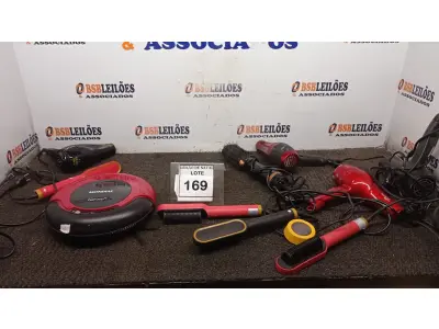 LOTE 169 - 01 ASPIRADOR ROBÔ, 01 ESCOVA ELÉTRICA, 04 SECADORES DE CABELO E 04 PRANCHAS DE CABELO DE MARCAS MODELOS DIVERSOS. (NO ESTADO) ATENÇÃO! FAZER A VISITAÇÃO ANTES DE ARREMATAR, NÃO SABEMOS SE FUNCIONA, LEILÃO NÃO TEM GARANTIA E NEM DEVOLUÇÃO, SUJEITO A POSSÍVEIS AVARIAS VISÍVEIS/OCULTAS E/OU AUSÊNCIA DE COMPONENTES.
