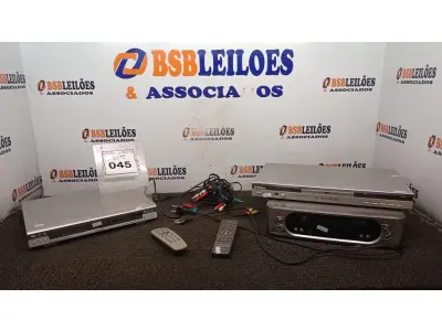 LOTE 045 - 01 APARELHO DE VÍDEO CASSETE E 02 APARELHOS DE DVD DE MARCAS E MODELOS DIVERSOS. (NO ESTADO) ATENÇÃO! FAZER A VISITAÇÃO ANTES DE ARREMATAR, NÃO SABEMOS SE FUNCIONA, LEILÃO NÃO TEM GARANTIA E NEM DEVOLUÇÃO, SUJEITO A POSSÍVEIS AVARIAS VISÍVEIS/OCULTAS E/OU AUSÊNCIA DE COMPONENTES.