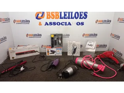 LOTE 140 - 01 BARBEADOR ELÉTRICO, 01 PRANCHA DE CABELO E 05 SECADORES DE CABELO DE MARCAS E MODELOS DIVERSOS 220V. (NO ESTADO) ATENÇÃO! FAZER A VISITAÇÃO ANTES DE ARREMATAR, NÃO SABEMOS SE FUNCIONA, LEILÃO NÃO TEM GARANTIA E NEM DEVOLUÇÃO, SUJEITO A POSSÍVEIS AVARIAS VISÍVEIS/OCULTAS E/OU AUSÊNCIA DE COMPONENTES.