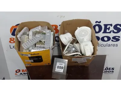 LOTE 059 - 01 LOTE COM GRANDE QUANTIDADE DE LANTERNAS DE EMERGÊNCIA E CHUVEIROS MARCAS E MODELOS DIVERSOS. (NO ESTADO) ATENÇÃO! FAZER A VISITAÇÃO ANTES DE ARREMATAR, NÃO SABEMOS SE FUNCIONA, LEILÃO NÃO TEM GARANTIA E NEM DEVOLUÇÃO, SUJEITO A POSSÍVEIS AVARIAS VISÍVEIS/OCULTAS E/OU AUSÊNCIA DE COMPONENTES.