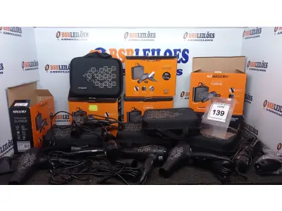 LOTE 139 - 05 SECADORES DE CABELO MALLORY SENDO 03 220V E 02 127V E 01 ESCOVA DE CABELO MARCA MALLORY 220V.  (NO ESTADO) ATENÇÃO! FAZER A VISITAÇÃO ANTES DE ARREMATAR, NÃO SABEMOS SE FUNCIONA, LEILÃO NÃO TEM GARANTIA E NEM DEVOLUÇÃO, SUJEITO A POSSÍVEIS AVARIAS VISÍVEIS/OCULTAS E/OU AUSÊNCIA DE COMPONENTES.