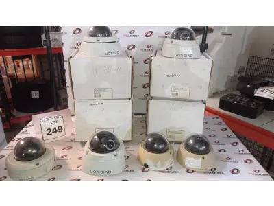 LOTE 249 - 06 CÂMERAS DE MONITORAMENTO TIPO DOME MARCA AVIGILON. (NO ESTADO) ATENÇÃO! FAZER A VISITAÇÃO ANTES DE ARREMATAR, NÃO SABEMOS SE FUNCIONA, LEILÃO NÃO TEM GARANTIA E NEM DEVOLUÇÃO, SUJEITO A POSSÍVEIS AVARIAS VISÍVEIS/OCULTAS E/OU AUSÊNCIA DE COMPONENTES.