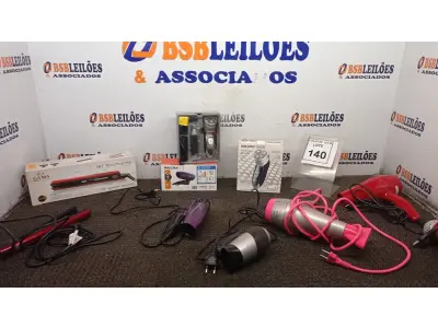 LOTE 140 - 01 BARBEADOR ELÉTRICO, 01 PRANCHA DE CABELO E 05 SECADORES DE CABELO DE MARCAS E MODELOS DIVERSOS 220V. (NO ESTADO) ATENÇÃO! FAZER A VISITAÇÃO ANTES DE ARREMATAR, NÃO SABEMOS SE FUNCIONA, LEILÃO NÃO TEM GARANTIA E NEM DEVOLUÇÃO, SUJEITO A POSSÍVEIS AVARIAS VISÍVEIS/OCULTAS E/OU AUSÊNCIA DE COMPONENTES.