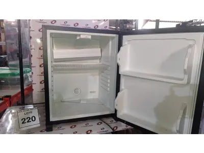 LOTE 220 - 01 FRIGOBAR. (NO ESTADO) ATENÇÃO! FAZER A VISITAÇÃO ANTES DE ARREMATAR, NÃO SABEMOS SE FUNCIONA, LEILÃO NÃO TEM GARANTIA E NEM DEVOLUÇÃO, SUJEITO A POSSÍVEIS AVARIAS VISÍVEIS/OCULTAS E/OU AUSÊNCIA DE COMPONENTES.