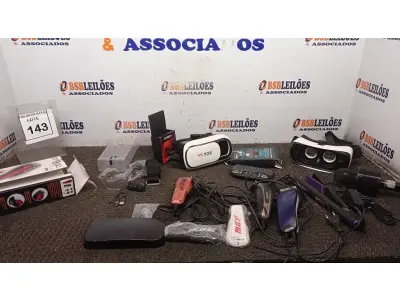 LOTE 143 - 03 MÁQUINAS DE CORTAR CABELO, 01 PRANCHA DE CABELO, 02 ÓCULOS VR BOX, 01 CAIXA DE SOM COM FORMATO DE MICROFONE, 01 LANTERNA, 01 FONE DE OUVIDO A PROVA D’AGUA MARCA ÁTRIO E 02 MINIS TECLADOS COM TOUCHPAD. (NO ESTADO) ATENÇÃO! FAZER A VISITAÇÃO ANTES DE ARREMATAR, NÃO SABEMOS SE FUNCIONA, LEILÃO NÃO TEM GARANTIA E NEM DEVOLUÇÃO, SUJEITO A POSSÍVEIS AVARIAS VISÍVEIS/OCULTAS E/OU AUSÊNCIA DE COMPONENTES.
