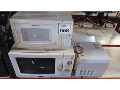 LOTE 058 - 01 FORNO ELÉTRICO MARCA FISCHER E 02 MICRO-ONDAS MARCAS ELECTROLUX E PANASONIC. (NO ESTADO) ATENÇÃO! FAZER A VISITAÇÃO ANTES DE ARREMATAR, NÃO SABEMOS SE FUNCIONA, LEILÃO NÃO TEM GARANTIA E NEM DEVOLUÇÃO, SUJEITO A POSSÍVEIS AVARIAS VISÍVEIS/OCULTAS E/OU AUSÊNCIA DE COMPONENTES.