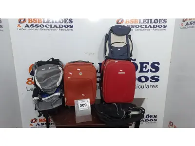 LOTE 009 - 02 MALAS COM RODINHAS E 03 BOLSAS. (NO ESTADO) ATENÇÃO! FAZER A VISITAÇÃO ANTES DE ARREMATAR, NÃO SABEMOS SE FUNCIONA, LEILÃO NÃO TEM GARANTIA E NEM DEVOLUÇÃO, SUJEITO A POSSÍVEIS AVARIAS VISÍVEIS/OCULTAS E/OU AUSÊNCIA DE COMPONENTES.