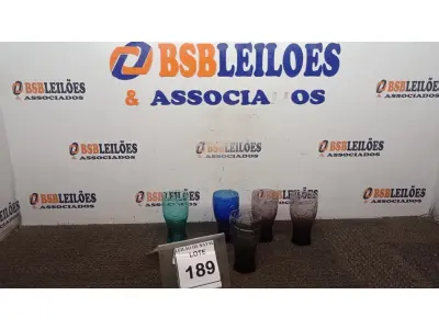 LOTE 189 - 05 COPOS DECORATIVOS COM TEMA DA COPA DO MUNDO MARCA COCA COLA. (NO ESTADO) ATENÇÃO! FAZER A VISITAÇÃO ANTES DE ARREMATAR, NÃO SABEMOS SE FUNCIONA, LEILÃO NÃO TEM GARANTIA E NEM DEVOLUÇÃO, SUJEITO A POSSÍVEIS AVARIAS VISÍVEIS/OCULTAS E/OU AUSÊNCIA DE COMPONENTES.