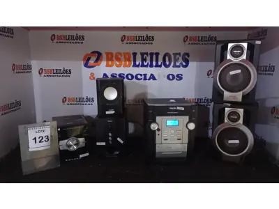 LOTE 123 - 01 MP3-CD PALYBACK COM 02 CAIXAS MARCA PHILIPS, 01 MICRO SYSTEM COM DVD E 01 MULTIMIDIA SPEAKER MARCA MULTILASER. (NO ESTADO) ATENÇÃO! FAZER A VISITAÇÃO ANTES DE ARREMATAR, NÃO SABEMOS SE FUNCIONA, LEILÃO NÃO TEM GARANTIA E NEM DEVOLUÇÃO, SUJEITO A POSSÍVEIS AVARIAS VISÍVEIS/OCULTAS E/OU AUSÊNCIA DE COMPONENTES.