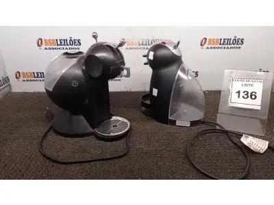 LOTE 136 - 02 CAFETEIRAS. (NO ESTADO) ATENÇÃO! FAZER A VISITAÇÃO ANTES DE ARREMATAR, NÃO SABEMOS SE FUNCIONA, LEILÃO NÃO TEM GARANTIA E NEM DEVOLUÇÃO, SUJEITO A POSSÍVEIS AVARIAS VISÍVEIS/OCULTAS E/OU AUSÊNCIA DE COMPONENTES.