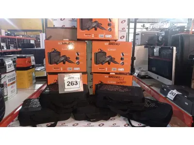 LOTE 263 - 05 SECADORES DE CABELO COM MALETA SENDO 127V MARCA MALLORY. (NO ESTADO) ATENÇÃO! FAZER A VISITAÇÃO ANTES DE ARREMATAR, NÃO SABEMOS SE FUNCIONA, LEILÃO NÃO TEM GARANTIA E NEM DEVOLUÇÃO, SUJEITO A POSSÍVEIS AVARIAS VISÍVEIS/OCULTAS E/OU AUSÊNCIA DE COMPONENTES.