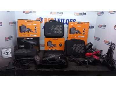 LOTE 129 - 03 SECADORES DE CABELO COM MALETA 127V, 02 SECADORES 220V MARCAS MALLORY E 04 MALETAS. (NO ESTADO) ATENÇÃO! FAZER A VISITAÇÃO ANTES DE ARREMATAR, NÃO SABEMOS SE FUNCIONA, LEILÃO NÃO TEM GARANTIA E NEM DEVOLUÇÃO, SUJEITO A POSSÍVEIS AVARIAS VISÍVEIS/OCULTAS E/OU AUSÊNCIA DE COMPONENTES.