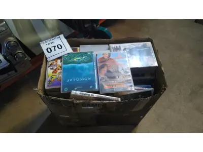 LOTE 070 - 01 LOTE COM GRANDE QUANTIDADE DE DVDS. (NO ESTADO) ATENÇÃO! FAZER A VISITAÇÃO ANTES DE ARREMATAR, NÃO SABEMOS SE FUNCIONA, LEILÃO NÃO TEM GARANTIA E NEM DEVOLUÇÃO, SUJEITO A POSSÍVEIS AVARIAS VISÍVEIS/OCULTAS E/OU AUSÊNCIA DE COMPONENTES.