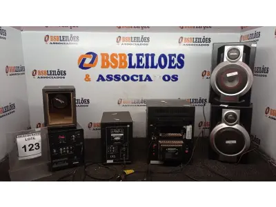 LOTE 123 - 01 MP3-CD PALYBACK COM 02 CAIXAS MARCA PHILIPS, 01 MICRO SYSTEM COM DVD E 01 MULTIMIDIA SPEAKER MARCA MULTILASER. (NO ESTADO) ATENÇÃO! FAZER A VISITAÇÃO ANTES DE ARREMATAR, NÃO SABEMOS SE FUNCIONA, LEILÃO NÃO TEM GARANTIA E NEM DEVOLUÇÃO, SUJEITO A POSSÍVEIS AVARIAS VISÍVEIS/OCULTAS E/OU AUSÊNCIA DE COMPONENTES.