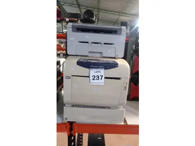 LOTE 237 - 01 IMPRESSORA PHASER 6300 E 01 IMPRESSORA MODELO SCX-4200 MARCA SAMSUNG. (NO ESTADO) ATENÇÃO! FAZER A VISITAÇÃO ANTES DE ARREMATAR, NÃO SABEMOS SE FUNCIONA, LEILÃO NÃO TEM GARANTIA E NEM DEVOLUÇÃO, SUJEITO A POSSÍVEIS AVARIAS VISÍVEIS/OCULTAS E/OU AUSÊNCIA DE COMPONENTES.