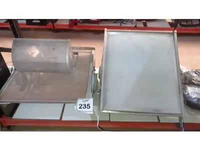 LOTE 235 - 03 LUMINÁRIAS TAMANHOS DIVERSOS. (NO ESTADO) ATENÇÃO! FAZER A VISITAÇÃO ANTES DE ARREMATAR, NÃO SABEMOS SE FUNCIONA, LEILÃO NÃO TEM GARANTIA E NEM DEVOLUÇÃO, SUJEITO A POSSÍVEIS AVARIAS VISÍVEIS/OCULTAS E/OU AUSÊNCIA DE COMPONENTES.