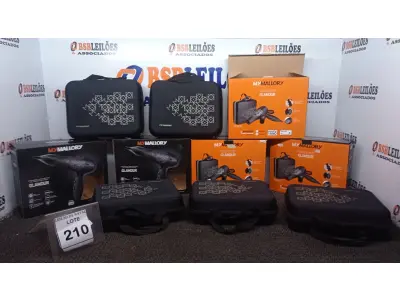 LOTE 210 - 05 SECADORES DE CABELO COM MALETA SENDO 127V MARCA MALLORY. (NO ESTADO) ATENÇÃO! FAZER A VISITAÇÃO ANTES DE ARREMATAR, NÃO SABEMOS SE FUNCIONA, LEILÃO NÃO TEM GARANTIA E NEM DEVOLUÇÃO, SUJEITO A POSSÍVEIS AVARIAS VISÍVEIS/OCULTAS E/OU AUSÊNCIA DE COMPONENTES.