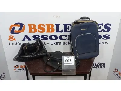 LOTE 007 - 01 MALA COM RODINHAS E 02 BOLSAS. (NO ESTADO) ATENÇÃO! FAZER A VISITAÇÃO ANTES DE ARREMATAR, NÃO SABEMOS SE FUNCIONA, LEILÃO NÃO TEM GARANTIA E NEM DEVOLUÇÃO, SUJEITO A POSSÍVEIS AVARIAS VISÍVEIS/OCULTAS E/OU AUSÊNCIA DE COMPONENTES.