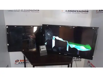 LOTE 083 - 01 TV SAMSUNG 40” E 01 TV CCE 42”. (NO ESTADO) ATENÇÃO! FAZER A VISITAÇÃO ANTES DE ARREMATAR, NÃO SABEMOS SE FUNCIONA, LEILÃO NÃO TEM GARANTIA E NEM DEVOLUÇÃO, SUJEITO A POSSÍVEIS AVARIAS VISÍVEIS/OCULTAS E/OU AUSÊNCIA DE COMPONENTES.