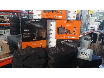 LOTE 224 - 05 SECADORES DE CABELO COM MALETA SENDO 127V MARCA MALLORY. (NO ESTADO) ATENÇÃO! FAZER A VISITAÇÃO ANTES DE ARREMATAR, NÃO SABEMOS SE FUNCIONA, LEILÃO NÃO TEM GARANTIA E NEM DEVOLUÇÃO, SUJEITO A POSSÍVEIS AVARIAS VISÍVEIS/OCULTAS E/OU AUSÊNCIA DE COMPONENTES.