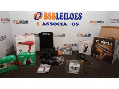 LOTE 162 - 02 APARELHOS TELEFÔNICOS, 02 SECADORES DE CABELO E 04 MÁQUINAS DE CORTAR CABELO DE MARCAS E MODELOS DIVERSOS. (NO ESTADO) ATENÇÃO! FAZER A VISITAÇÃO ANTES DE ARREMATAR, NÃO SABEMOS SE FUNCIONA, LEILÃO NÃO TEM GARANTIA E NEM DEVOLUÇÃO, SUJEITO A POSSÍVEIS AVARIAS VISÍVEIS/OCULTAS E/OU AUSÊNCIA DE COMPONENTES.