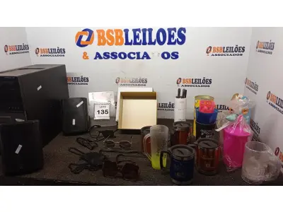 LOTE 135 - 01 CPU DELL CORE I3COM 8GB DE RAM, 02 CAIXAS ACÚSTICA INDOOR ACUSTIC RESEARCH E VÁRIOS COPOS E ÓCULOS DE SOL MODELOS DIVERSOS. (NO ESTADO) ATENÇÃO! FAZER A VISITAÇÃO ANTES DE ARREMATAR, NÃO SABEMOS SE FUNCIONA, LEILÃO NÃO TEM GARANTIA E NEM DEVOLUÇÃO, SUJEITO A POSSÍVEIS AVARIAS VISÍVEIS/OCULTAS E/OU AUSÊNCIA DE COMPONENTES.