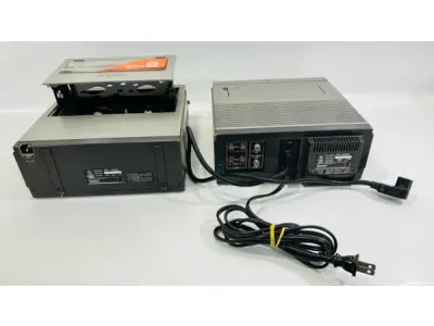 01 VÍDEO CASSETTE RECORDER PORTABLE PV-5000 OOM PROGRAMMABLE TUNER/TIMER MODELO PV-A500. P. (NO ESTADO) ATENÇÃO! FAZER A VISITAÇÃO ANTES DE ARREMATAR, NÃO SABEMOS SE FUNCIONA, LEILÃO NÃO TEM GARANTIA E NEM DEVOLUÇÃO, SUJEITO A POSSÍVEIS AVARIAS VISÍVEIS/OCULTAS E/OU AUSÊNCIA DE COMPONENTES.