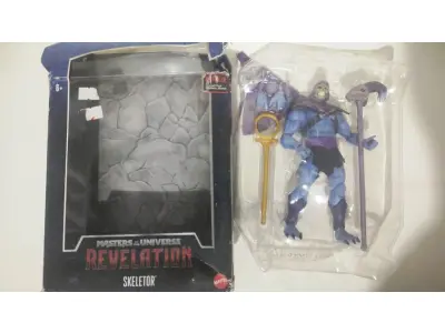 LOTE 085 - 01 BONECO ESQUELETO HE-MAN REVELATION 18CM MASTERVERSE INTEN DE COLEÇAO COMPRADO EM GARAGEM NOS EUA. (NO ESTADO) ATENÇÃO! FAZER A VISITAÇÃO ANTES DE ARREMATAR, NÃO SABEMOS SE FUNCIONA, LEILÃO NÃO TEM GARANTIA E NEM DEVOLUÇÃO, SUJEITO A POSSÍVEIS AVARIAS VISÍVEIS/OCULTAS E/OU AUSÊNCIA DE COMPONENTES.