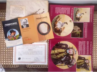 LOTE 019 - 01 PRATO DE COLECIONADOR EMMETT POR ROBERT BLOTTIAUX,PRIMEIRA EDIÇÃO DA ''SÉRIE PALHAÇO FAMOSO''PINTADO EXCLUSIVAMENTE PARA ESTA PLACA DE EDIÇÃO LIMITADA Nº 1682 VEJA NAS FOTOS PREÇOS DELE EM OUTROS PAISES PRATOS MUITOS RAROS VEM EM SUA CAIXA ORIGINAL COM CERTIFICADO ORIGINAL DE AUTENTICIDADE E DOCUMENTAÇÃO. ITEM COMPRADO EM GARAGENS DE ANTIGUIDADES NOS EUA. (NO ESTADO) ATENÇÃO! FAZER A VISITAÇÃO ANTES DE ARREMATAR, NÃO SABEMOS SE FUNCIONA, LEILÃO NÃO TEM GARANTIA E NEM DEVOLUÇÃO, SUJEITO A POSSÍVEIS AVARIAS VISÍVEIS/OCULTAS E/OU AUSÊNCIA DE COMPONENTES.