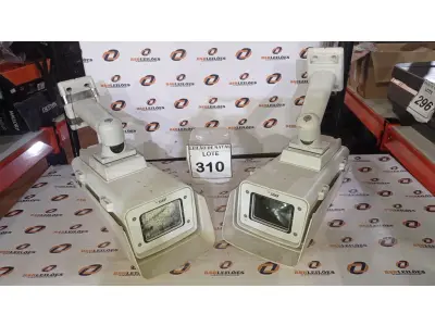 LOTE 310 - 02 CÂMERAS DE MONITORAMENTO. (NO ESTADO) ATENÇÃO! FAZER A VISITAÇÃO ANTES DE ARREMATAR, NÃO SABEMOS SE FUNCIONA, LEILÃO NÃO TEM GARANTIA E NEM DEVOLUÇÃO, SUJEITO A POSSÍVEIS AVARIAS VISÍVEIS/OCULTAS E/OU AUSÊNCIA DE COMPONENTES.