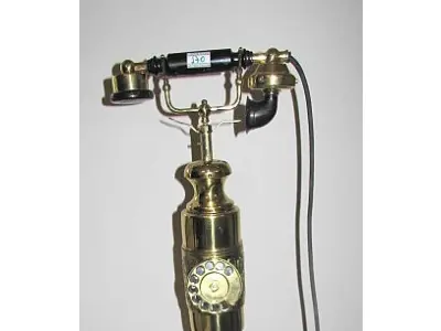 LOTE 035 - 01 RARO TELEFONE IMPORTADO  FUNCIONANDO. FUNCIONANDO ATE O MOMENTO SEM GARANTIAS FUTURAS  ALT. 117CM. (NO ESTADO) ATENÇÃO! FAZER A VISITAÇÃO ANTES DE ARREMATAR, NÃO SABEMOS SE FUNCIONA, LEILÃO NÃO TEM GARANTIA E NEM DEVOLUÇÃO, SUJEITO A POSSÍVEIS AVARIAS VISÍVEIS/OCULTAS E/OU AUSÊNCIA DE COMPONENTES.