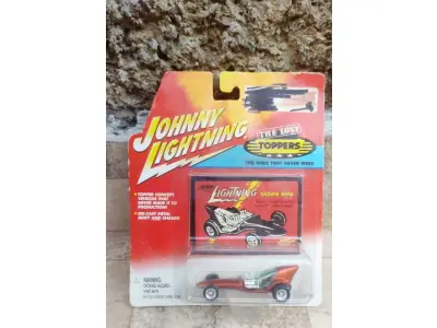 LOTE 263 - 01 RARA MINIATURA JOHNNY LIGHTNING THE LOST TOPPERS THE ONES THAT NEVER WERE SKINNI MINI 1971,ITEM COMPRADO EM GARAGENS DE ANTIGUIDADES NOS EUA. (NO ESTADO) ATENÇÃO! FAZER A VISITAÇÃO ANTES DE ARREMATAR, NÃO SABEMOS SE FUNCIONA, LEILÃO NÃO TEM GARANTIA E NEM DEVOLUÇÃO, SUJEITO A POSSÍVEIS AVARIAS VISÍVEIS/OCULTAS E/OU AUSÊNCIA DE COMPONENTES.