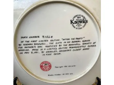 LOTE 066 - 01 PRATO COLECIONÁVEL VINTAGE - KNOWLES 1981 "DIA DAS MÃES" NORMAN ROCKWELL EDIÇÃO LIMITADA NEWELL W. VIRGINIAPRATO VINTAGE DE COLECIONADOR, DESENHO PEÇA PRODUZIDO NOS ESTADOS UNIDOS DE CERÂMICA DE ALTA QUALIDADE COM 21 CM DE DIÂMETRO , ESTE PRATO É PERFEITO PARA COLECIONADORES DE ITENS COM TEMÁTICA CIRCENSE E PARA AQUELES QUE APRECIAM A ARTE DE PEÇAS VINTAGE. COM CAIXA E DOCUMENTO DE AUTENTICIDADE ORIGINAL. ITEM COMPRADO EM GARAGEM DE ANTIGUIDADES NOS EUA.SUPORTE PARA PRATO NÃO INCLUÍDO NESTA VENDA. (NO ESTADO) ATENÇÃO! FAZER A VISITAÇÃO ANTES DE ARREMATAR, NÃO SABEMOS SE FUNCIONA, LEILÃO NÃO TEM GARANTIA E NEM DEVOLUÇÃO, SUJEITO A POSSÍVEIS AVARIAS VISÍVEIS/OCULTAS E/OU AUSÊNCIA DE COMPONENTES.