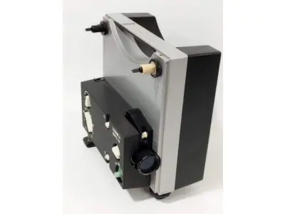 LOTE 033 - 01 ANTIGO PROJETOR YASHICA EM ÓTIMO ESTADO. (NO ESTADO) ATENÇÃO! FAZER A VISITAÇÃO ANTES DE ARREMATAR, NÃO SABEMOS SE FUNCIONA, LEILÃO NÃO TEM GARANTIA E NEM DEVOLUÇÃO, SUJEITO A POSSÍVEIS AVARIAS VISÍVEIS/OCULTAS E/OU AUSÊNCIA DE COMPONENTES.