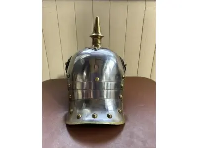 LOTE 001 - 01 RARO PICKELHAUBE  CAPACETE PRUSSIANO IMPORTADO GERMANY  IMPERIAL ORIGINAL PEÇA COMPRADA NOS EUA. SEGUNDO ANTIGO DONO PEÇA FICOU GUARDAD A MAIS DE 30 ANOS ESTA MUITO BEM CONSERVADA. . (NO ESTADO) ATENÇÃO! FAZER A VISITAÇÃO ANTES DE ARREMATAR, NÃO SABEMOS SE FUNCIONA, LEILÃO NÃO TEM GARANTIA E NEM DEVOLUÇÃO, SUJEITO A POSSÍVEIS AVARIAS VISÍVEIS/OCULTAS E/OU AUSÊNCIA DE COMPONENTES.