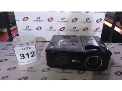 LOTE 312 - 01 PROJETOR MARCA BENQ. (NO ESTADO) ATENÇÃO! FAZER A VISITAÇÃO ANTES DE ARREMATAR, NÃO SABEMOS SE FUNCIONA, LEILÃO NÃO TEM GARANTIA E NEM DEVOLUÇÃO, SUJEITO A POSSÍVEIS AVARIAS VISÍVEIS/OCULTAS E/OU AUSÊNCIA DE COMPONENTES.
