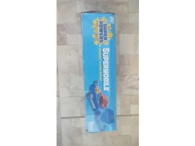 LOTE 063 - 01 MCFARLANE TOYS DC SUPER POWERS SUPERMOBILE ACTION FIGURE NOVO NA CAIXA ABERTPO APENAS PARA CONFERENCIA COMPRADO NOS EUA ORIGINAL. (NO ESTADO) ATENÇÃO! FAZER A VISITAÇÃO ANTES DE ARREMATAR, NÃO SABEMOS SE FUNCIONA, LEILÃO NÃO TEM GARANTIA E NEM DEVOLUÇÃO, SUJEITO A POSSÍVEIS AVARIAS VISÍVEIS/OCULTAS E/OU AUSÊNCIA DE COMPONENTES.