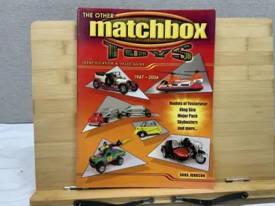 01 REVISTA MOSTRUÁRIO MATCHBOX ANTIGA EM ÓTIMO ESTADO ITEM COMPRADO EM GARAGENS DE ANTIGUIDADES NOS EAU ITEM ORIGINAL. (NO ESTADO) ATENÇÃO! FAZER A VISITAÇÃO ANTES DE ARREMATAR, NÃO SABEMOS SE FUNCIONA, LEILÃO NÃO TEM GARANTIA E NEM DEVOLUÇÃO, SUJEITO A POSSÍVEIS AVARIAS VISÍVEIS/OCULTAS E/OU AUSÊNCIA DE COMPONENTES.