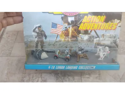 LOTE 059 - 01 RARO MICRO MACHINES ACTIONS ADVENTURES NOVO LACRADO. (NO ESTADO) ATENÇÃO! FAZER A VISITAÇÃO ANTES DE ARREMATAR, NÃO SABEMOS SE FUNCIONA, LEILÃO NÃO TEM GARANTIA E NEM DEVOLUÇÃO, SUJEITO A POSSÍVEIS AVARIAS VISÍVEIS/OCULTAS E/OU AUSÊNCIA DE COMPONENTES.