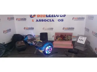 LOTE 131 - 01 HOVERBOARD COM BLUETOOTH CARREGADOR E BOLSA DE TRANSPORTE, 02 CAIXAS ACÚSTICAS INDOOR ACUSTIC RESEARCH,  01 CAIXA COM PULSEIRAS E COLARES. (NO ESTADO) ATENÇÃO! FAZER A VISITAÇÃO ANTES DE ARREMATAR, NÃO SABEMOS SE FUNCIONA, LEILÃO NÃO TEM GARANTIA E NEM DEVOLUÇÃO, SUJEITO A POSSÍVEIS AVARIAS VISÍVEIS/OCULTAS E/OU AUSÊNCIA DE COMPONENTES.